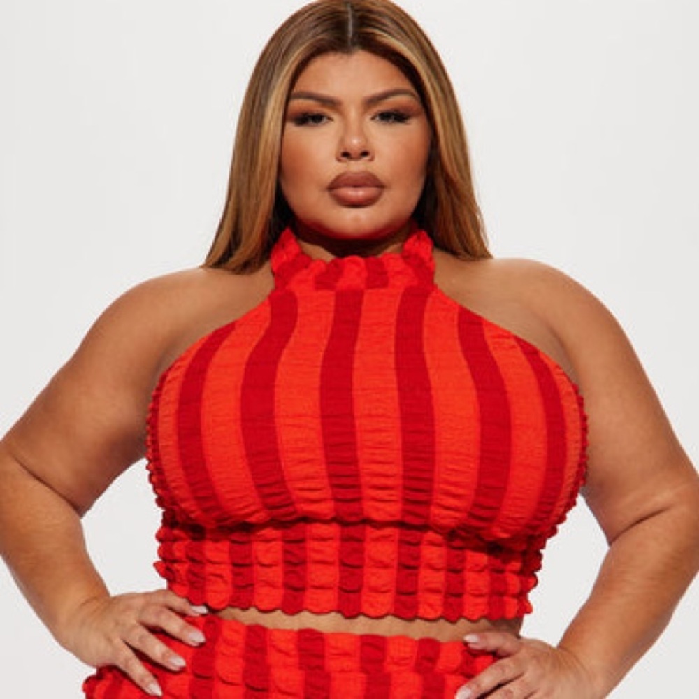 3 for $15 ✨NWT Fashion Nova Red Striped Bubble Halter Crop Top Popcorn top Y2K